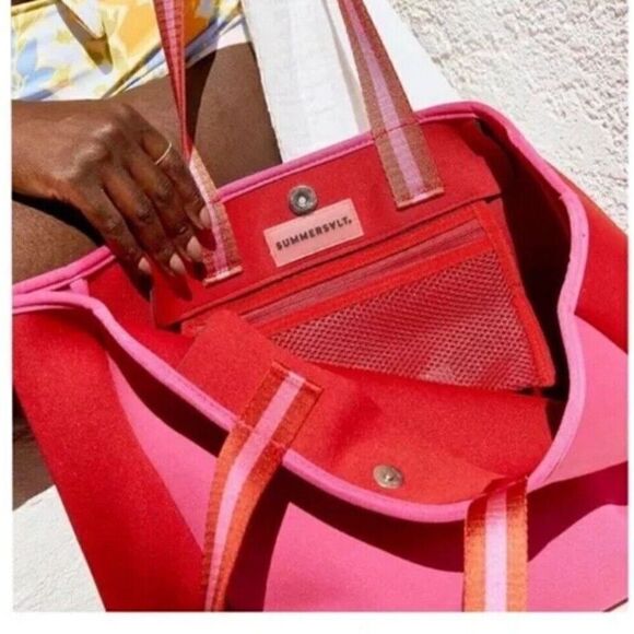 Summersalt Neoprene Beach Pool Tote Shoulder‎ Bag NWOT Hot Pink Hibuscus Red - Picture 3 of 13